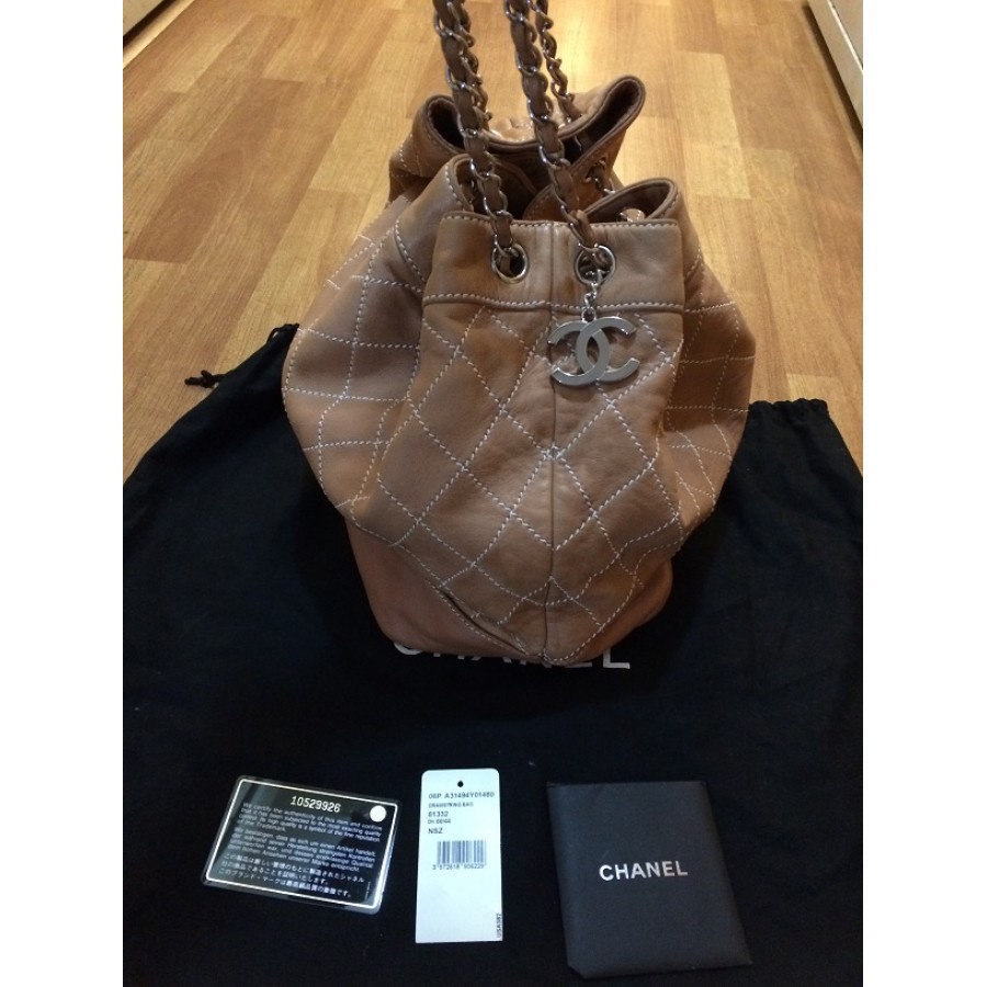chanel cosmetic bag 2019
