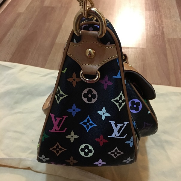 louis vuitton black with gold chain
