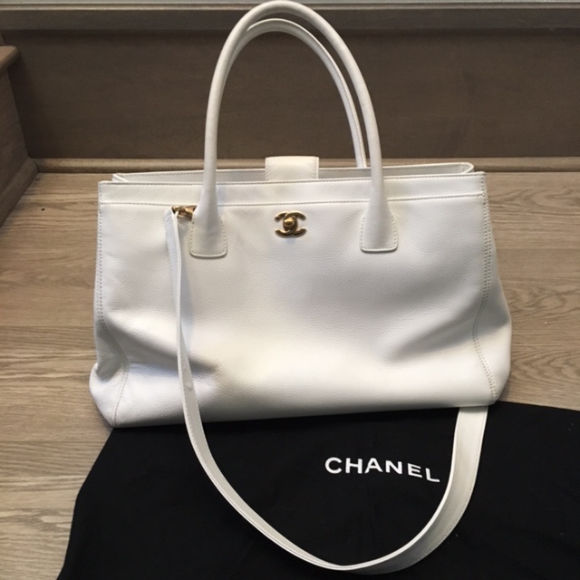 $3500 Chanel Classic Cerf White Caviar Leather Executive Tote Bag