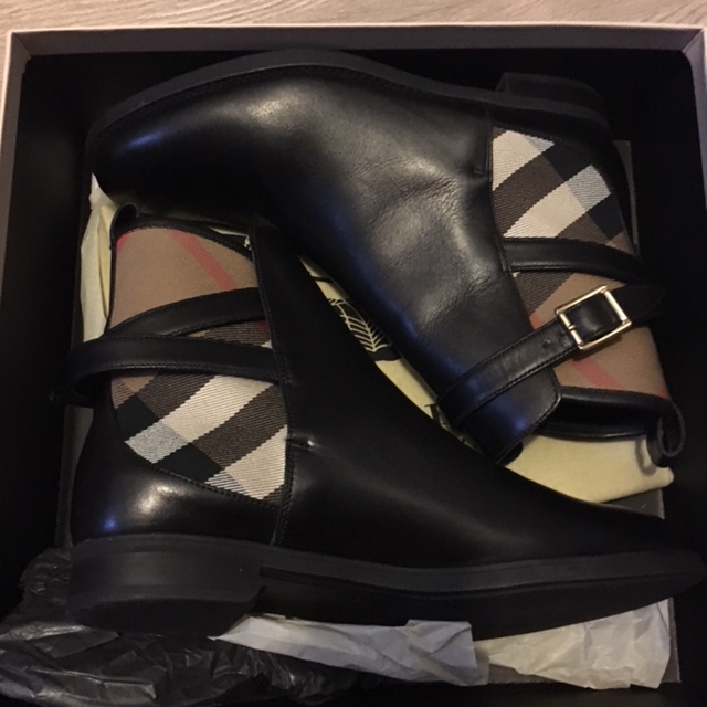 burberry brit boots